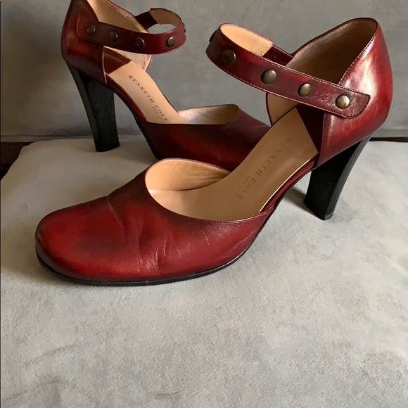 Kenneth Cole Vintage Dark Red Heels 